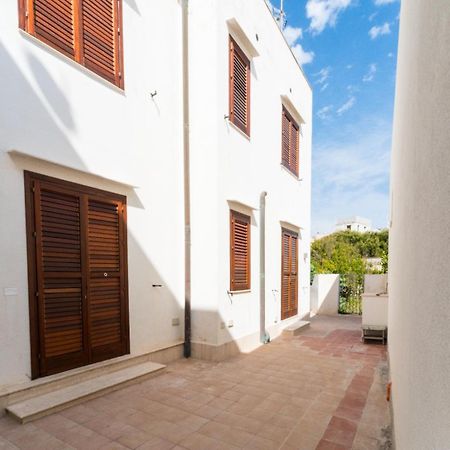 La Corte Di Colombo Favignana Exteriör bild